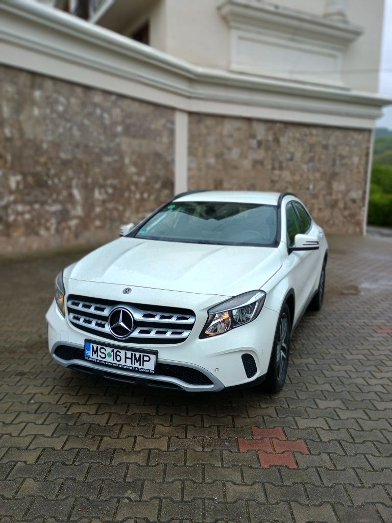 Vând Mercedes GLA 2017