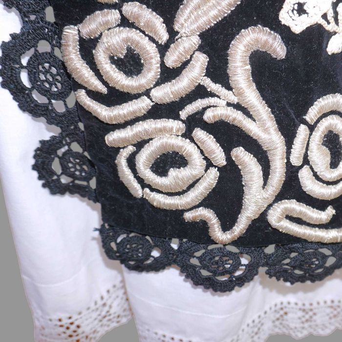 Catrinta,cotranta sau sort traditional din Banat lucrat cu fir metalic