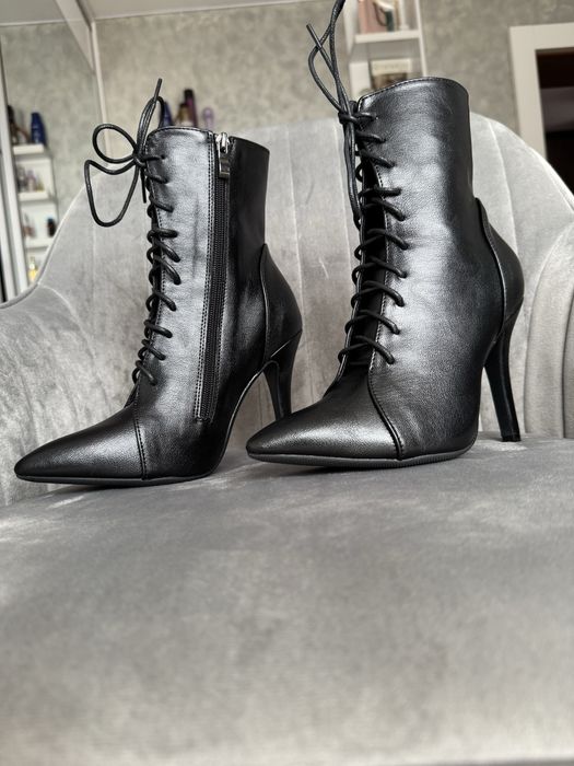 Боти с тънък ток