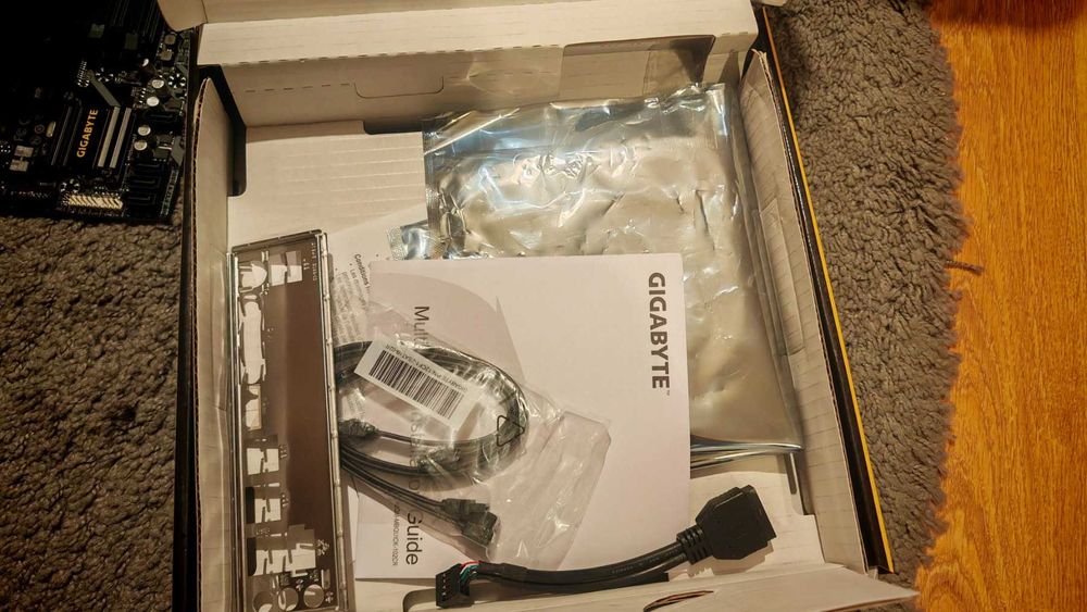 GIGABYTE B450M DS3H + RYZEN 7 5800X 8-Core (4.7 GHz ) AM4 + Охладител