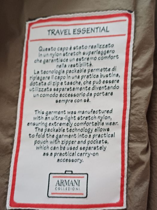Pardesiu Armani , stare foarte bună , ultralight , material deosebit