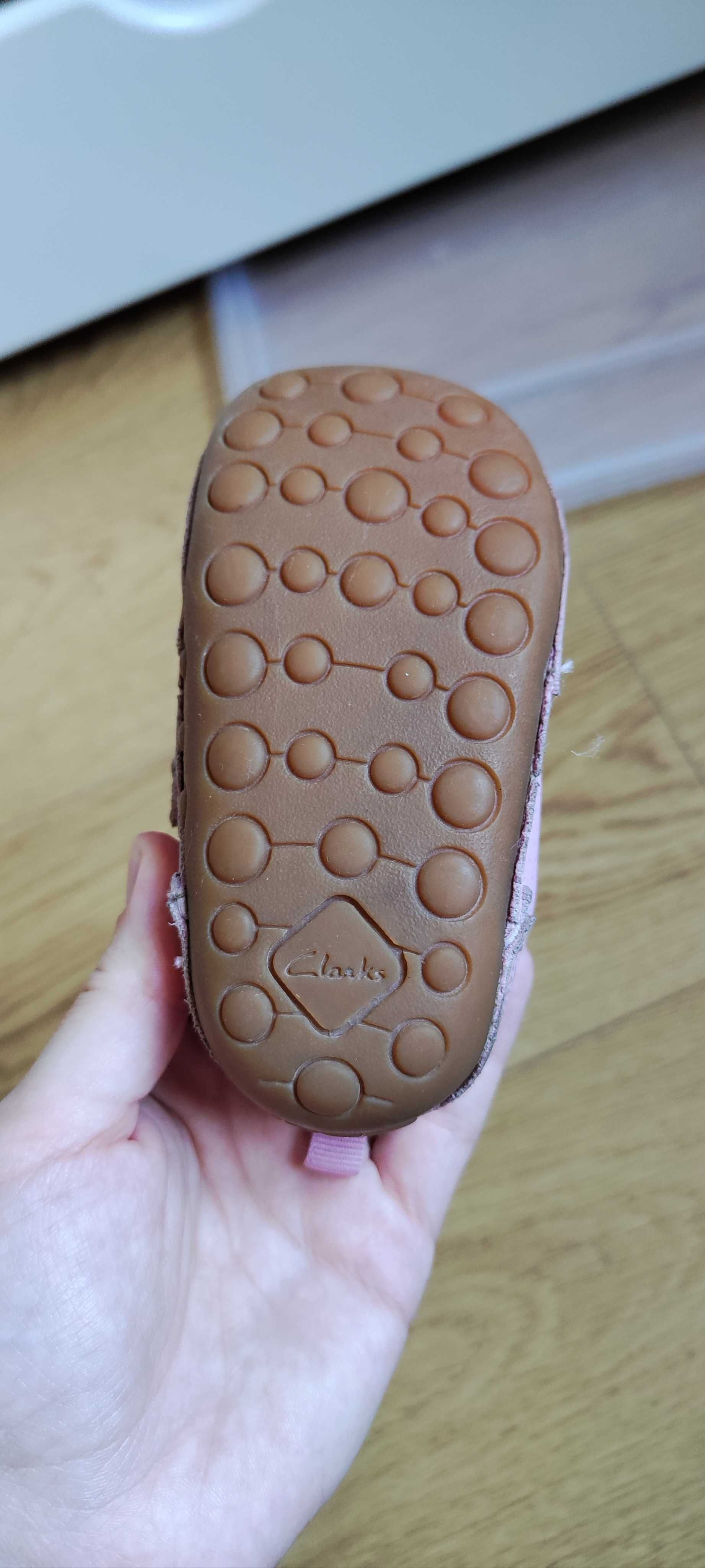 Кожени Бебешки обувки за прохождане Clarks
