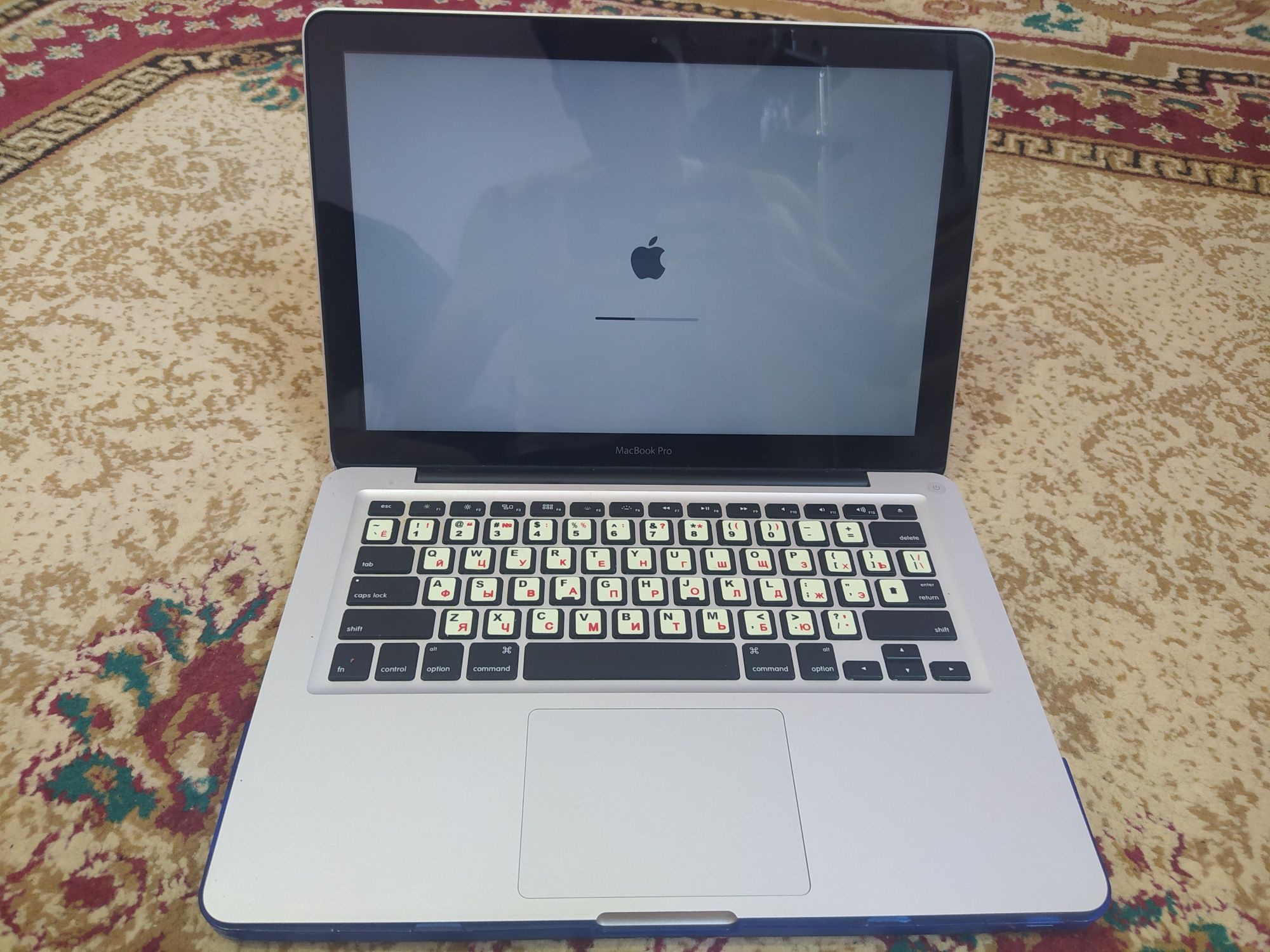 MacBook pro 13".  2012