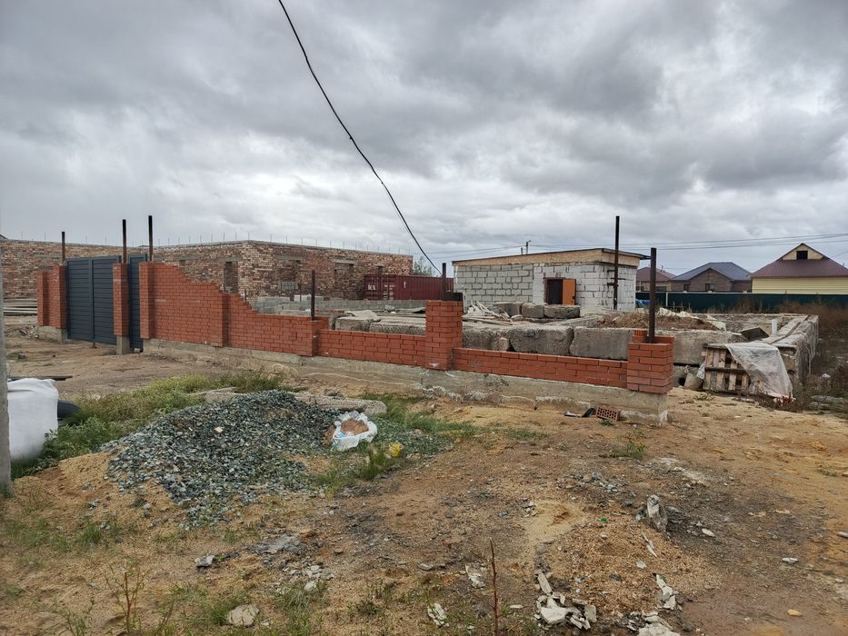 Продам участок с временным домом