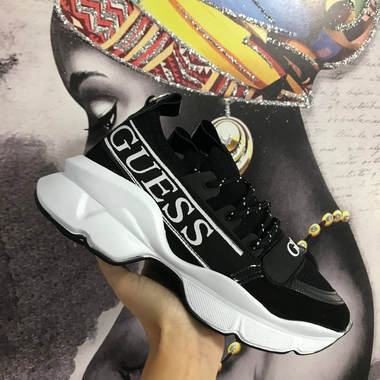 Guess adidași damă negri calitate superioara  cu talpa alba

37,38,39,