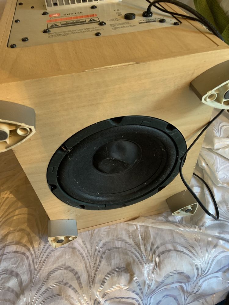 subwoofer jbl 200 w