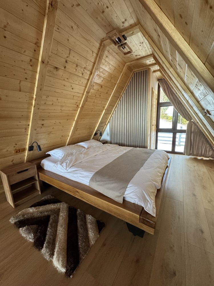3 Casute/Cabane A-frame de inchiriat cu ciubar-jacuzzi, Paltinis
