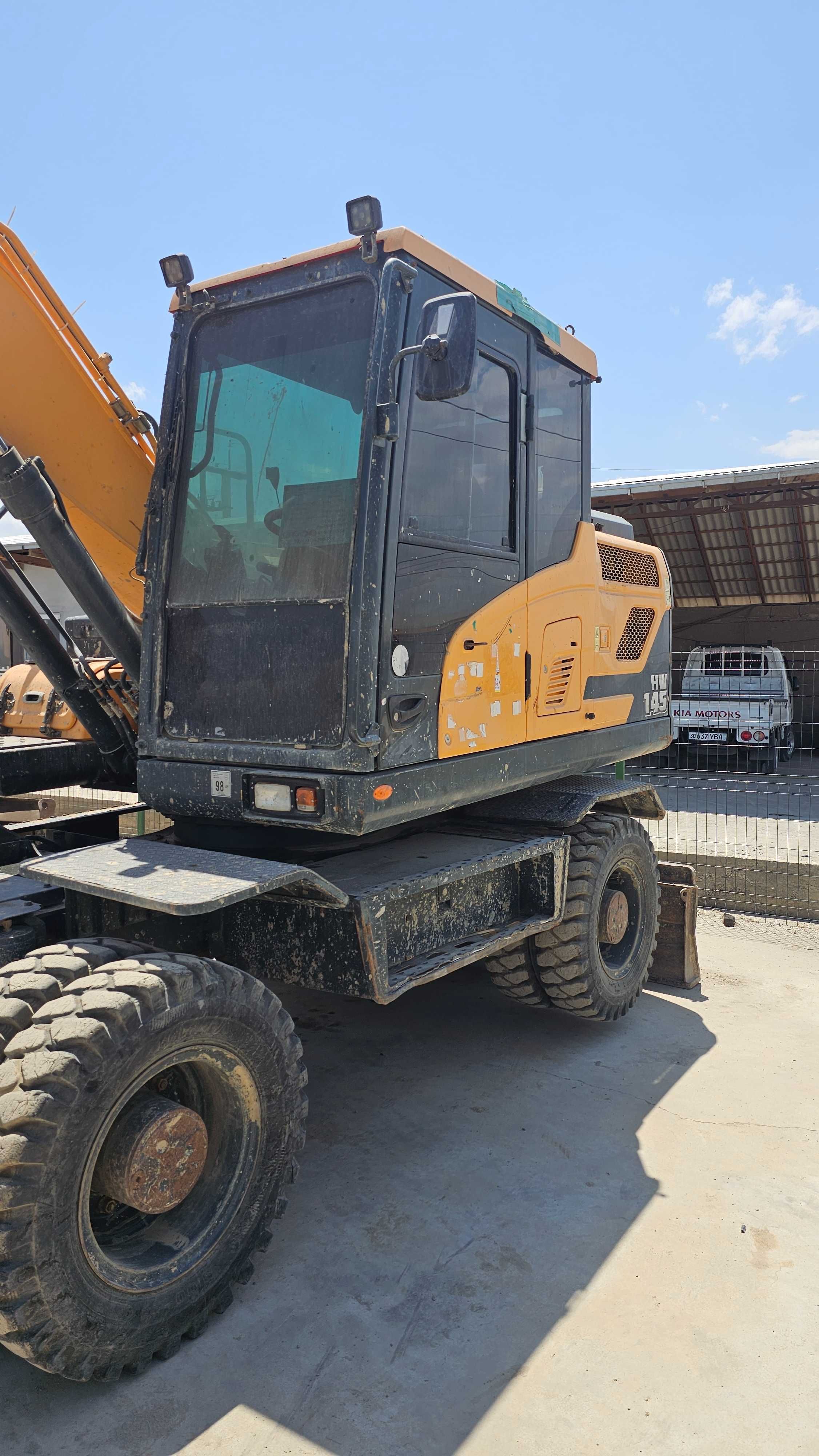 Экскаватор Hyundai HW145 год 2020