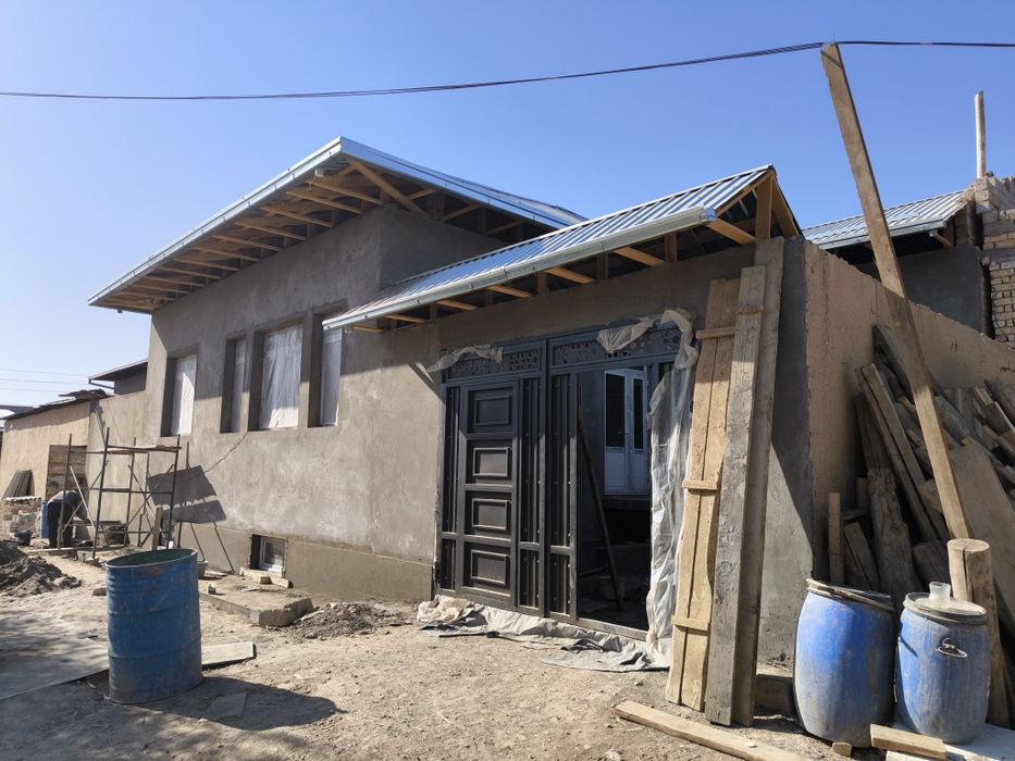 Янги Ховли Уй сотилади