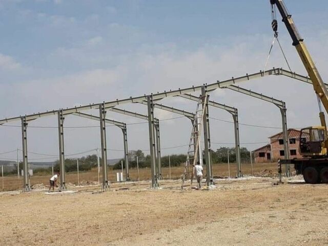 Hale metalice 10x15x4m