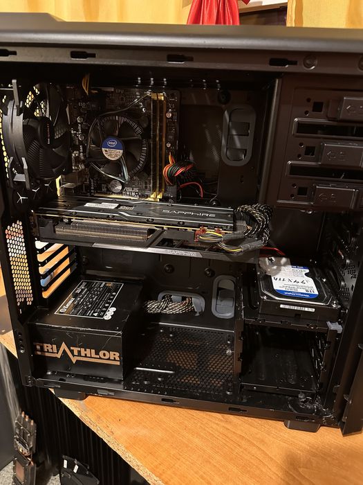 Oferta! PC Gaming I5 4440 16GB Placa Video R9 390 8GB SSD HDD ieftin