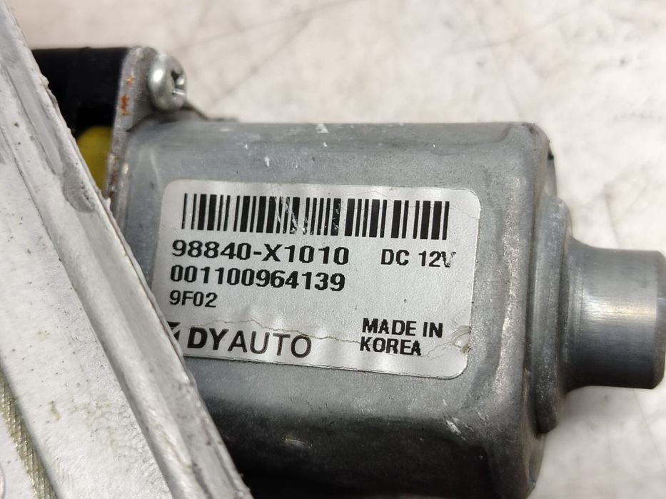 Macara dreapta spate 98840-x1010 SsangYong Tivoli 1 [facelift] [2019