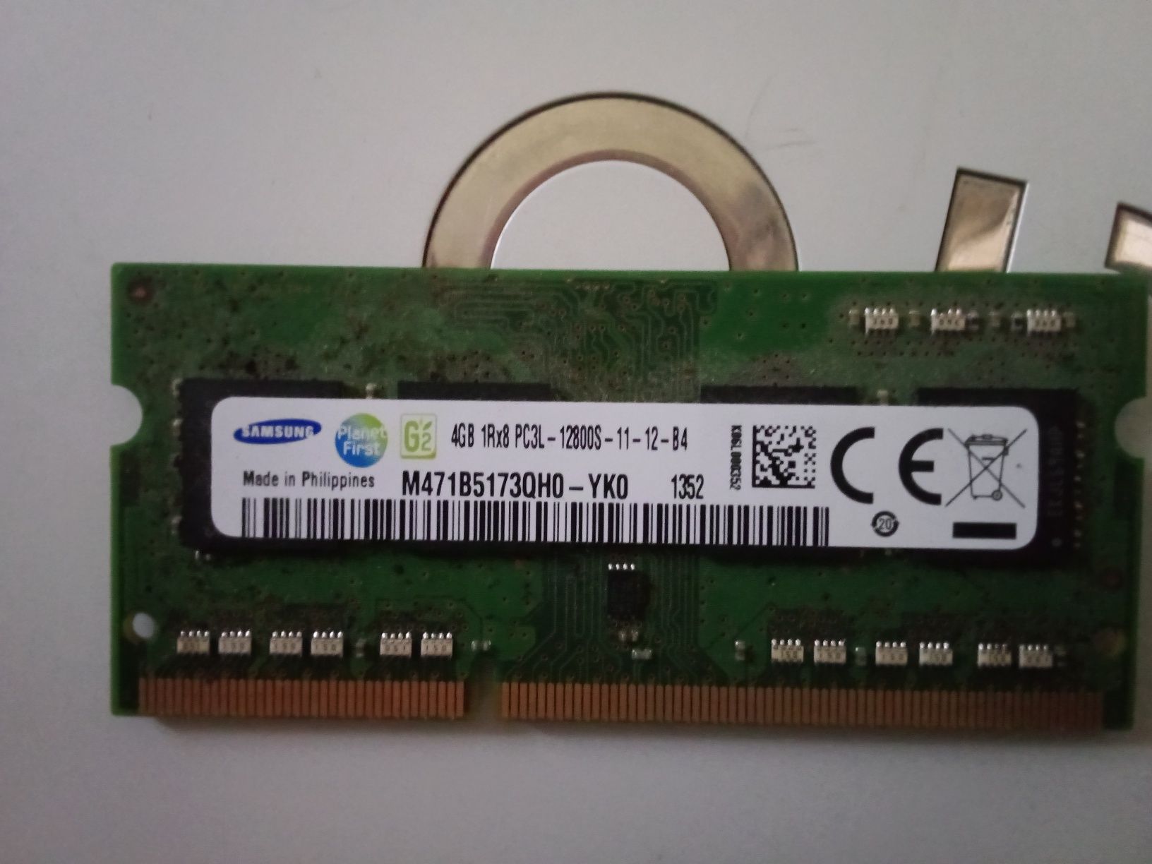 SSD va tezkor xotra sotiladi.