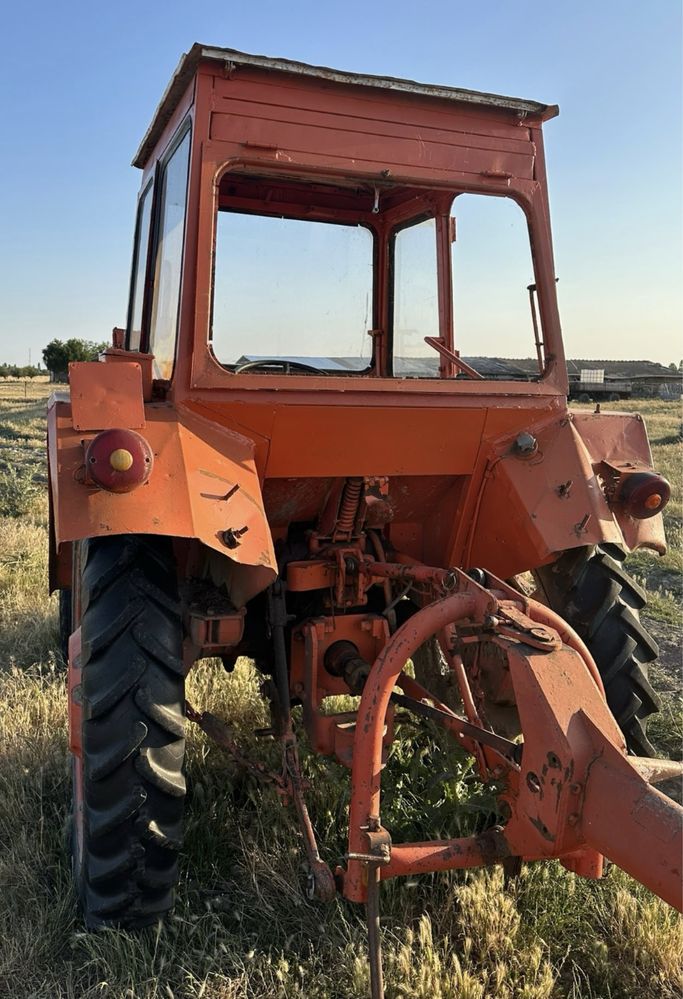 Vând Tractor u445