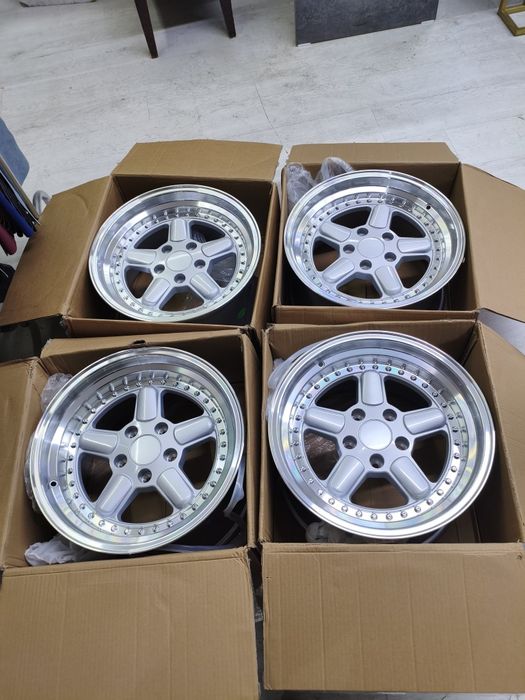 Продам диски для БМВ  шницер разношир