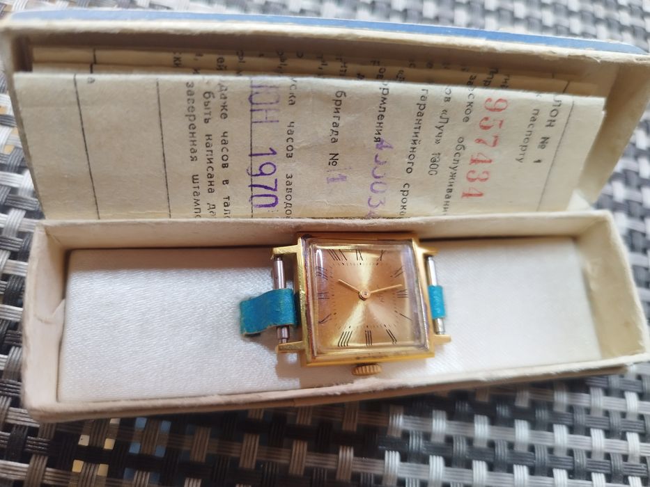 Продам часы СССР