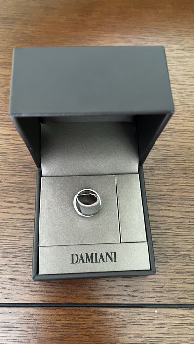 Продам мужское обручальное кольцо Damiani