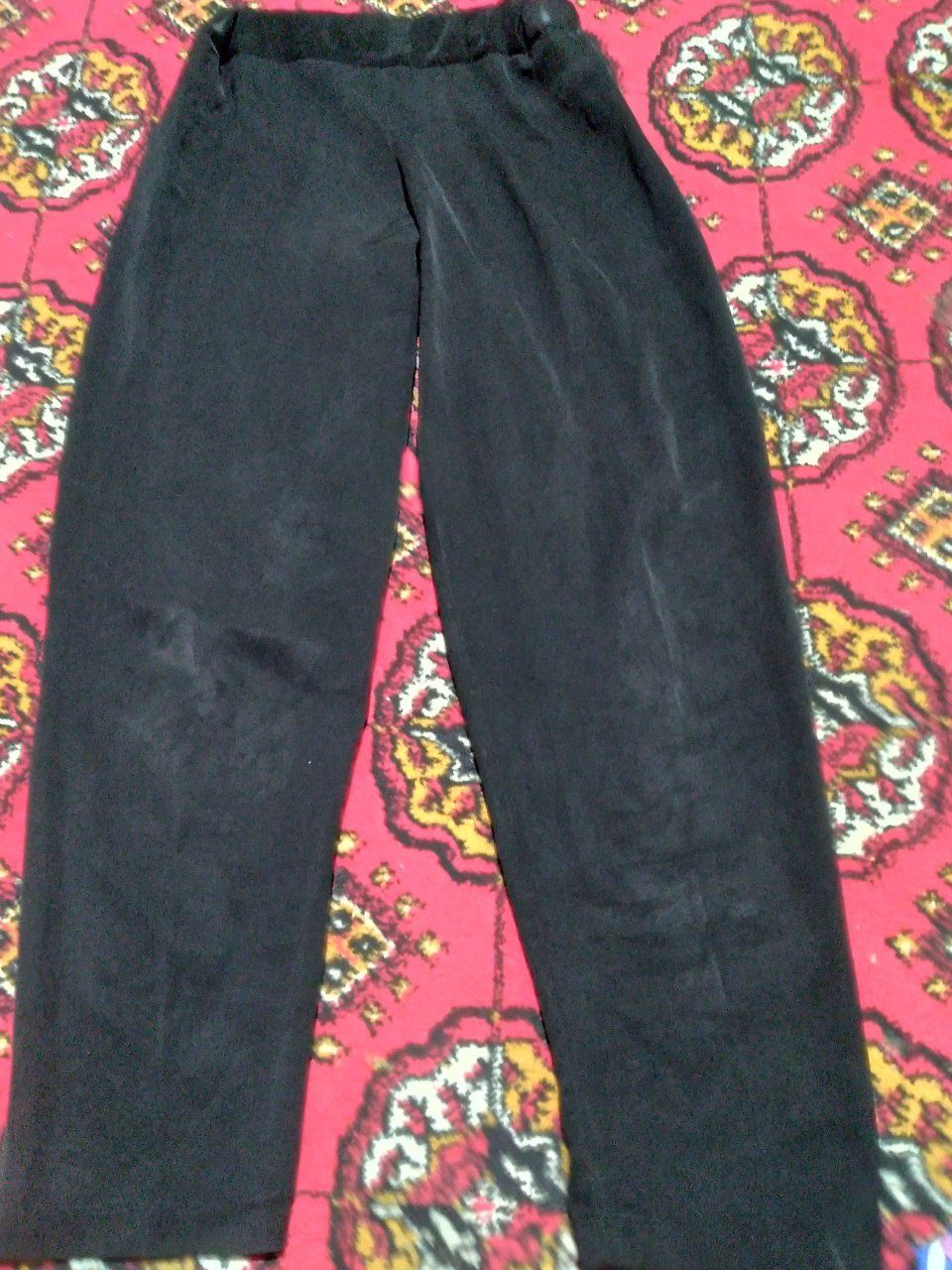Kiyimlar sotiladi