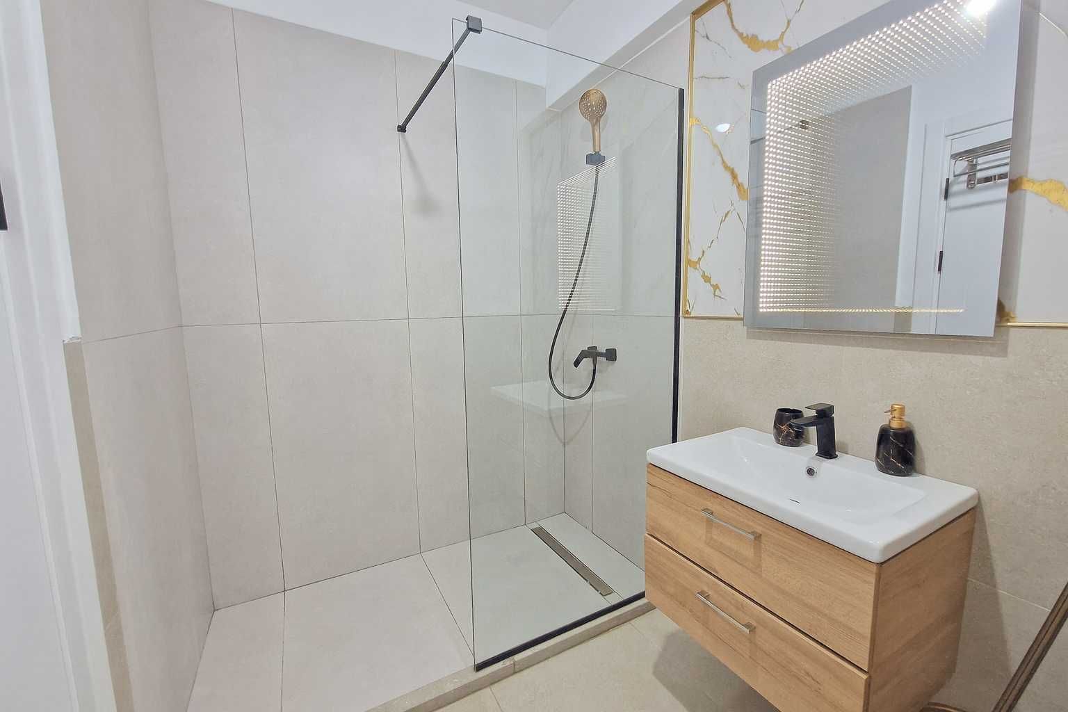 Vand Apartament cu Piscina & Spa – Alezzi Odyssey Mamaia Nord