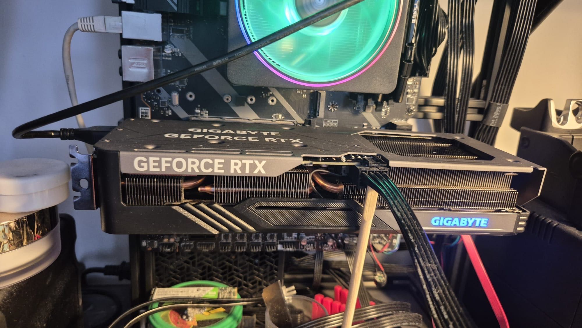 GIGABYTE GeForce RTX­­ 4060 Ti gaming oc