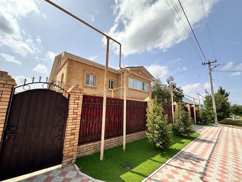 Продам просторный коттедж