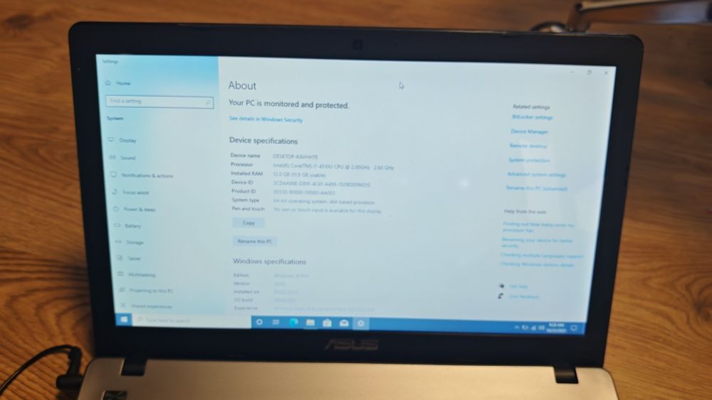 Laptop Asus X550L – i7, 12GB RAM, SSD – Funcțional, cu mici defecte
