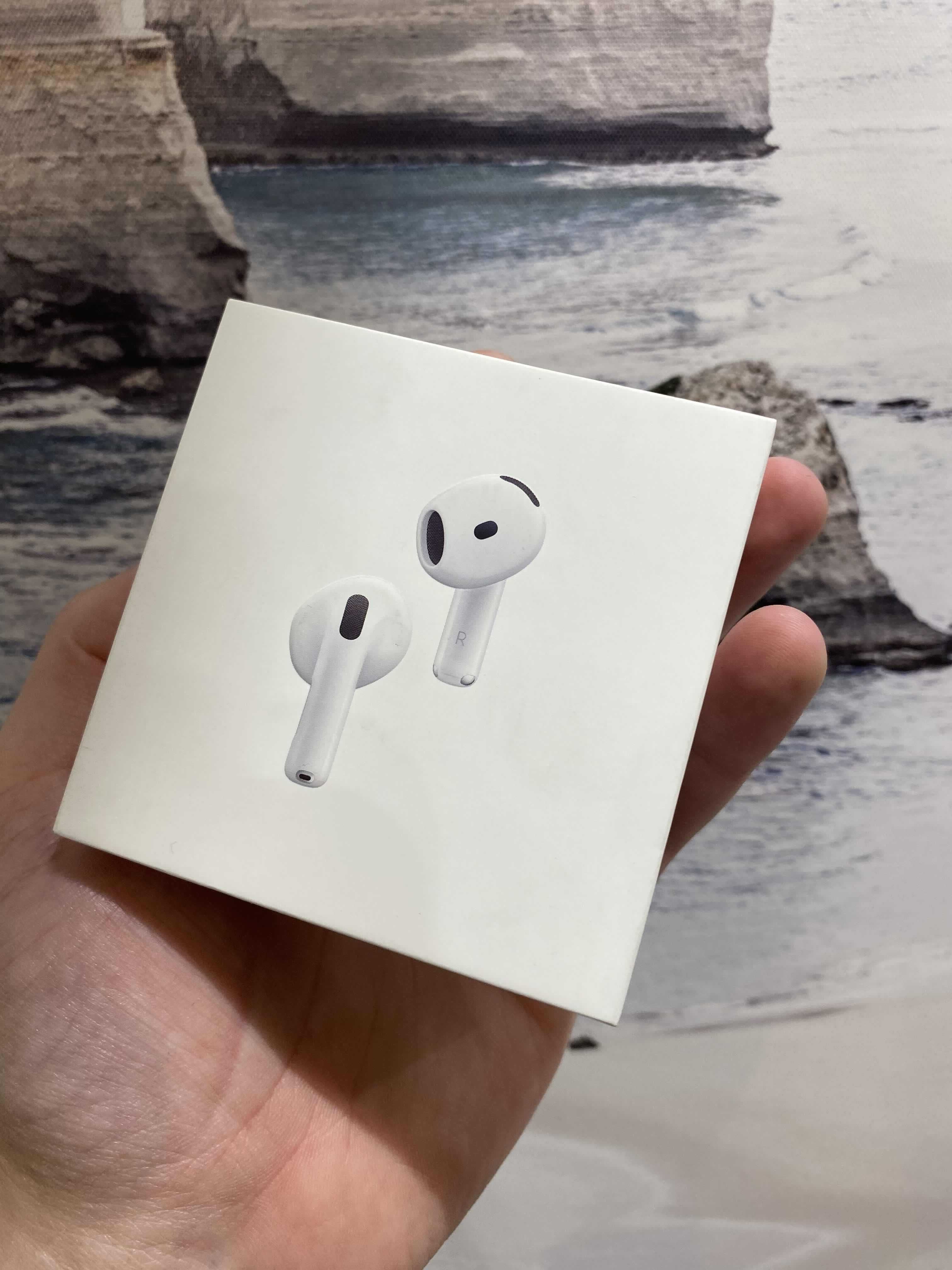 Слушалки Apple Airpods Gen 4 с Active Noise Cancellation (ANC)
