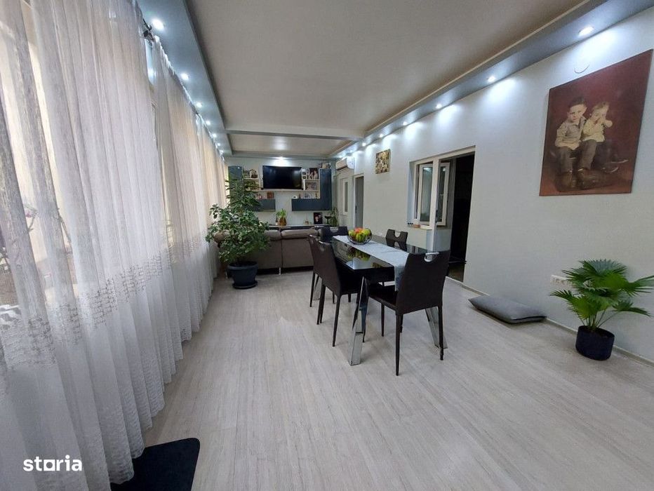 Casa 6 Camere  |  Dacia  |  Scoala Sportiva 1