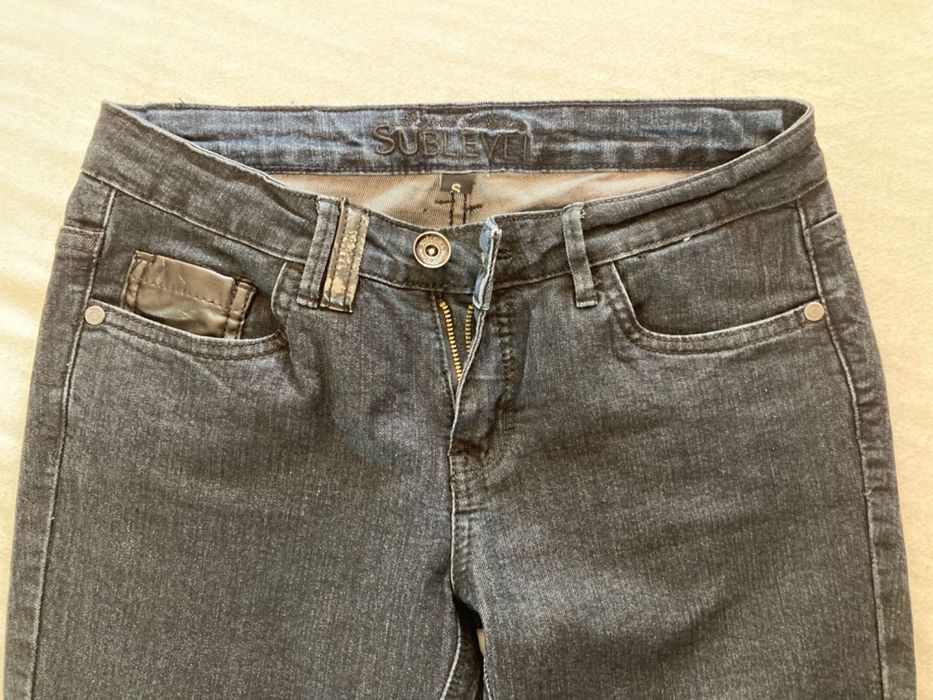 Стилни черни дънки