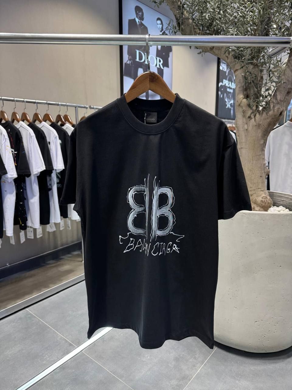 Мъжка тениска Balenciaga

Най-висок