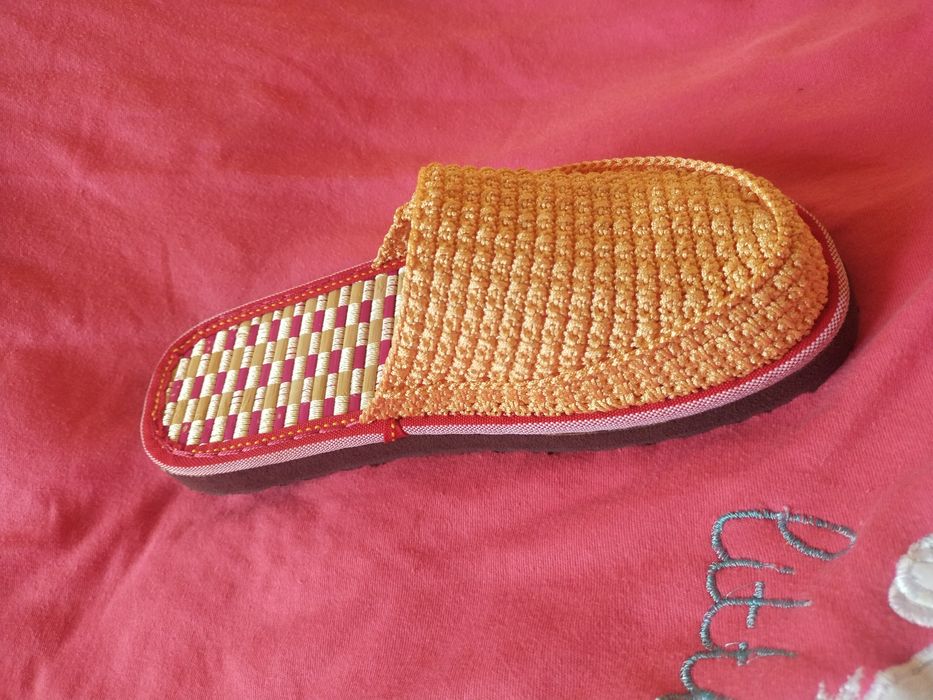 Колдан токылган дамачный тапичкилер бар