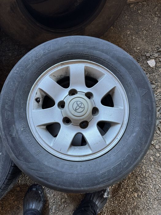 Продам диск с резиной. Стоял Toyoyta Granvia.