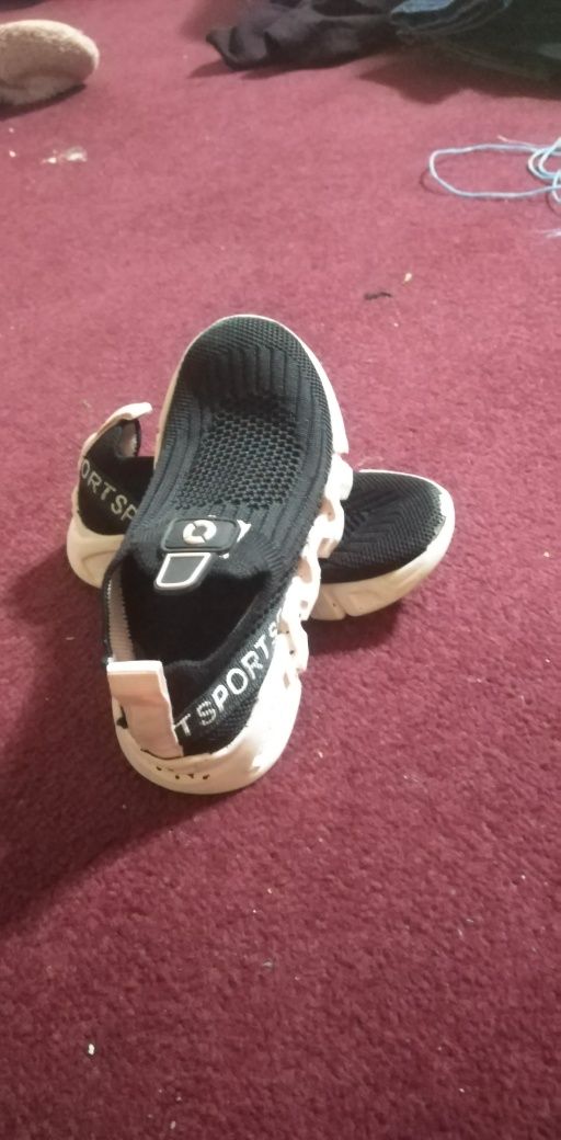 Vând papucei fetița Nr 26, puma, adidas