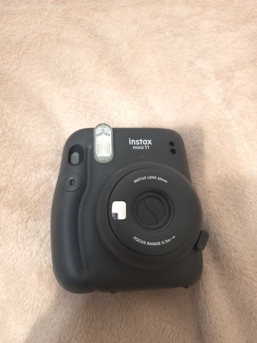 Fujifilm Instax Mini 11 - Черен. Отлично състояние