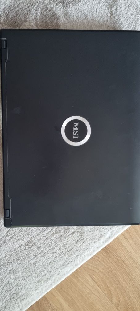 Laptop MSI EX600