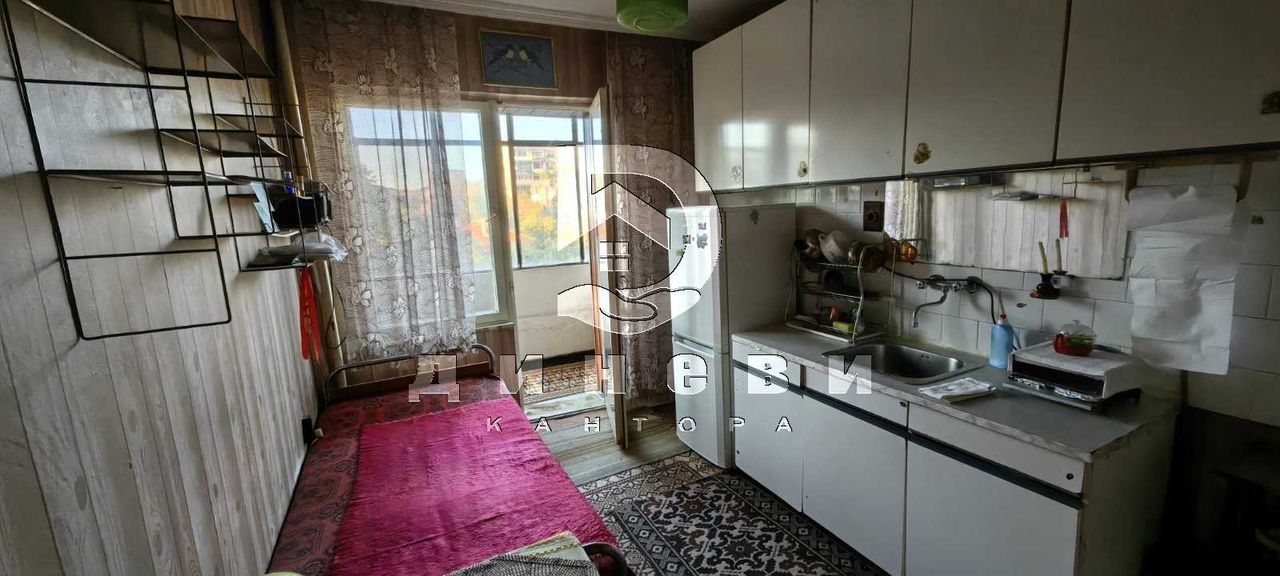 Продава се Четиристаен апартамент в Стара Загора, Център - 84 кв.м за 1310 €/кв.м - Снимка #8