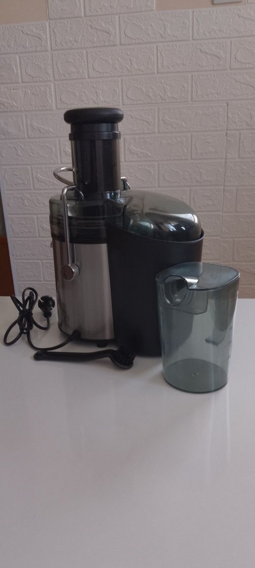 Сокоизтисквачка StarLight DPJ-800W