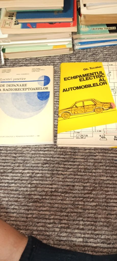 Carti vechi de electronica și auto