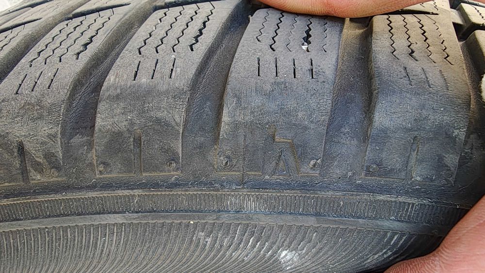 4 зимни гуми 215 60 R17