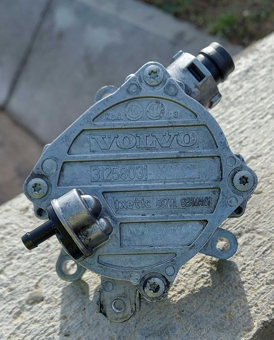 Pompa vaccum volvo xc60