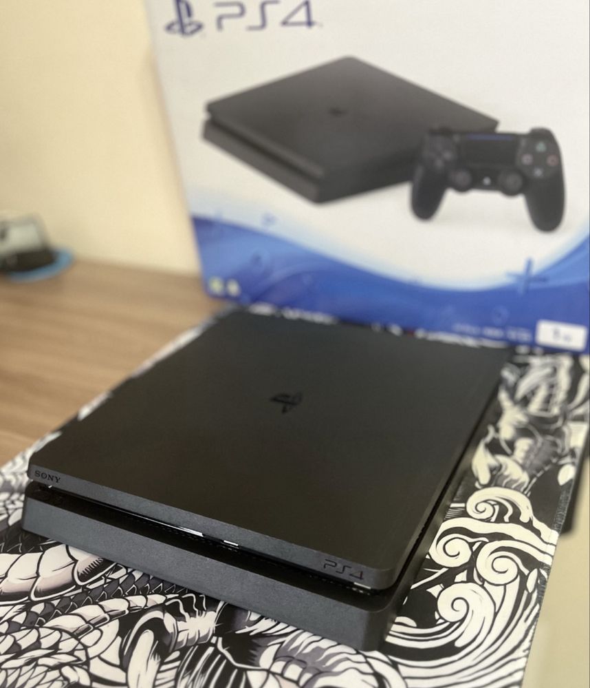 PlayStation 4 slim 1tb
