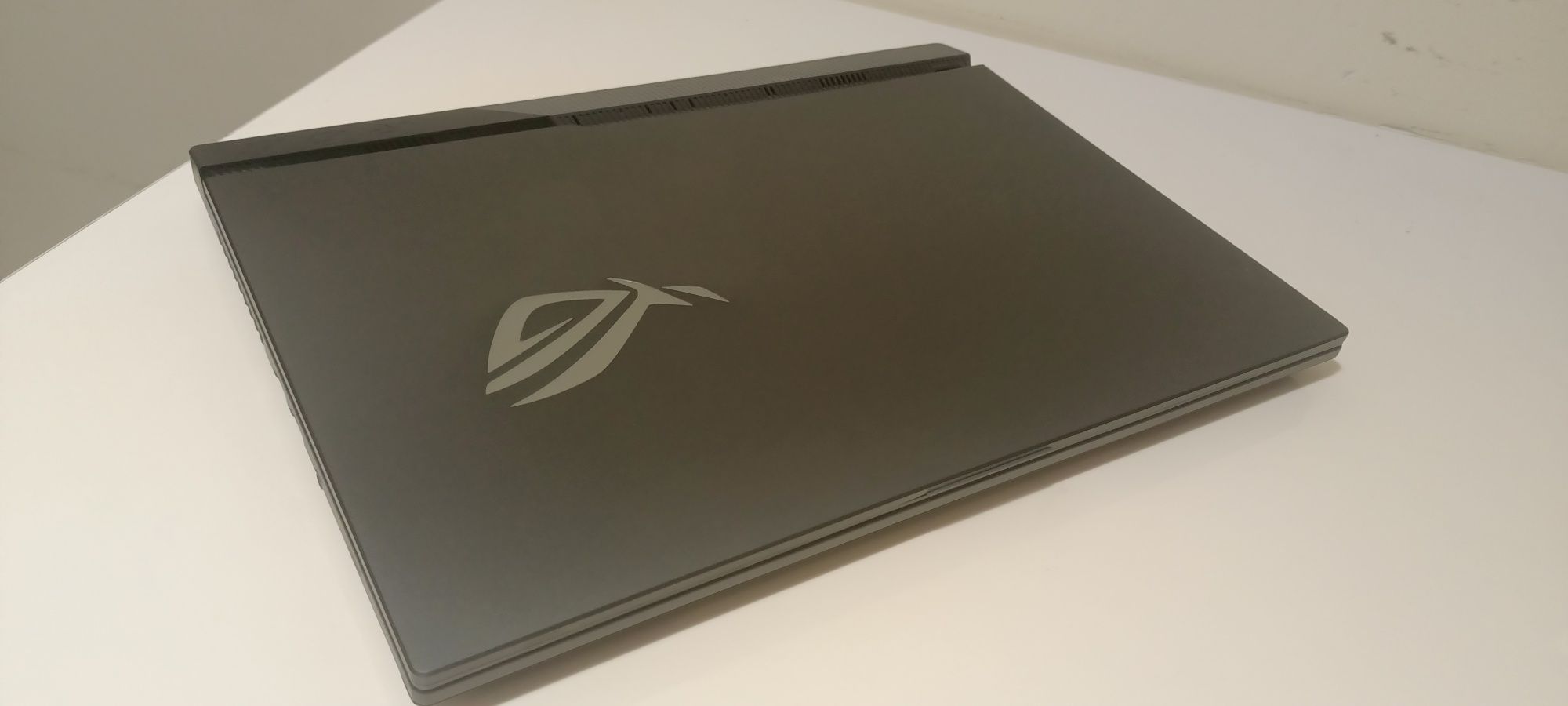 Игровой ноут Asus Rog strix