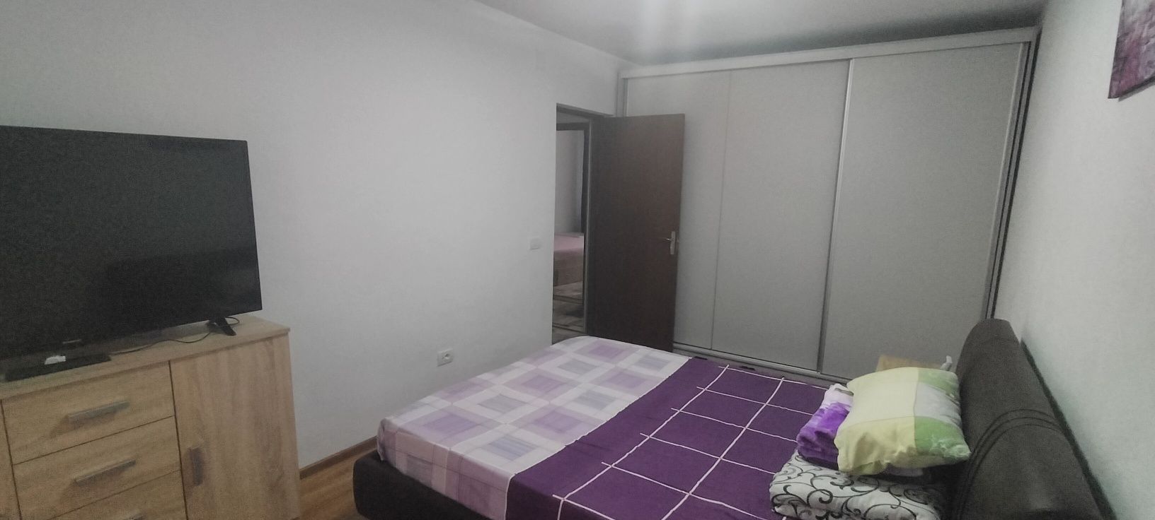 Vând apartament 3 camere in Ostroveni s2