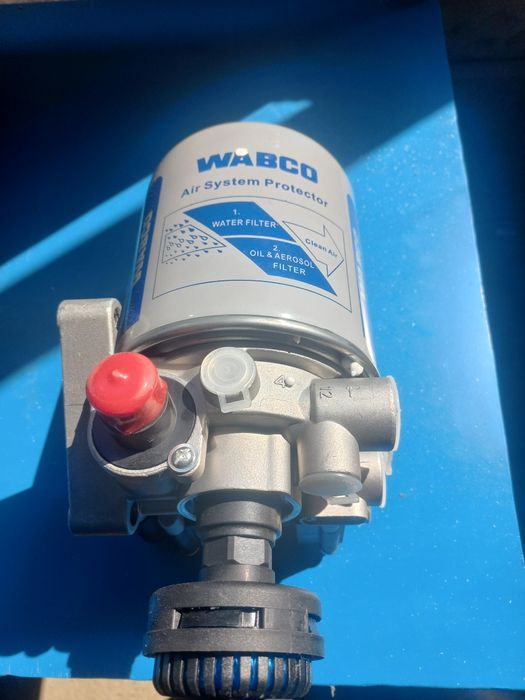 Блок влагоотделителя  volvo fh12