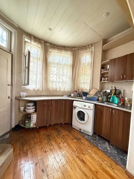 Продаётся квартира Эльбек Попугайчик 3/1//4  140м2