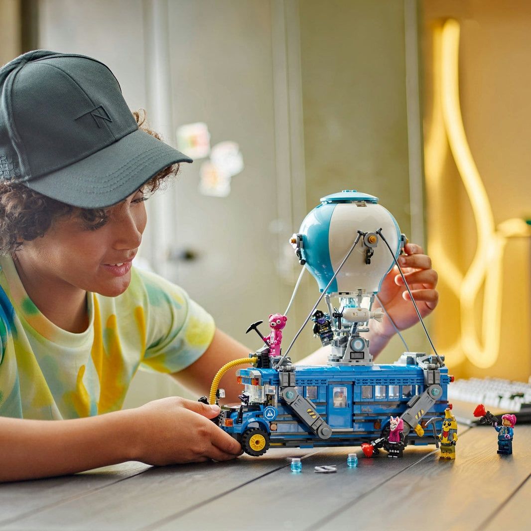 Lego 77073 Fortnite Battle Bus по играта фортнайт комплект за игра