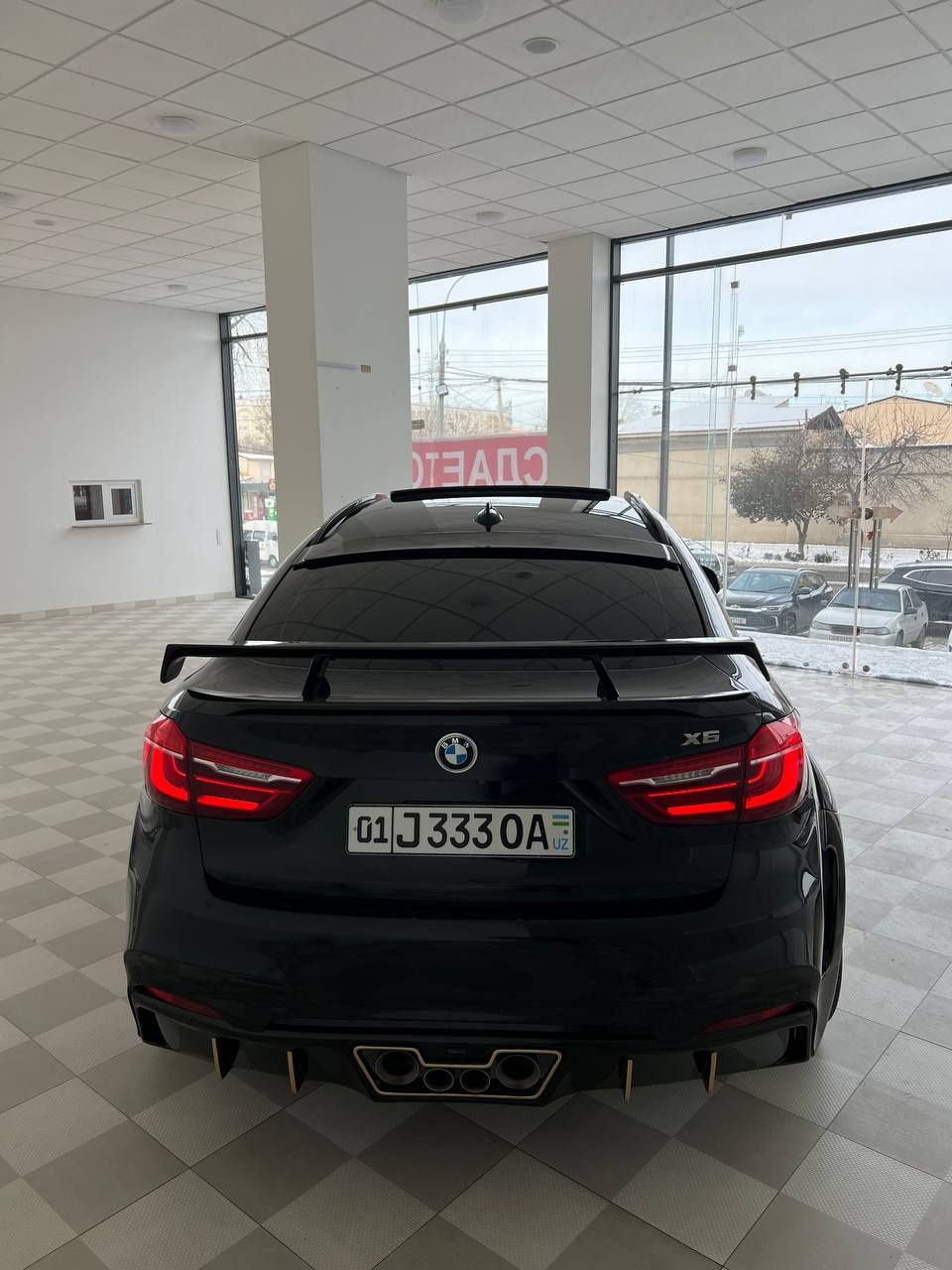 BMW X6 zor sastayanya 2015 yil 130000 km yurgan dizel motor.