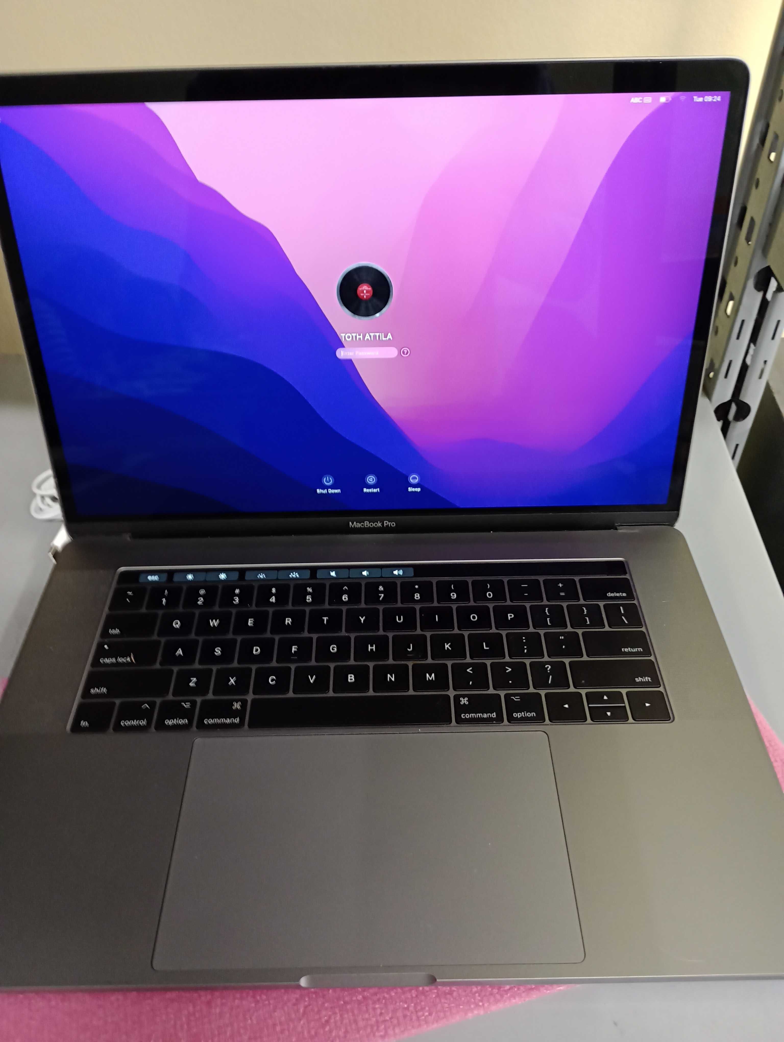 Macbook Pro A1707