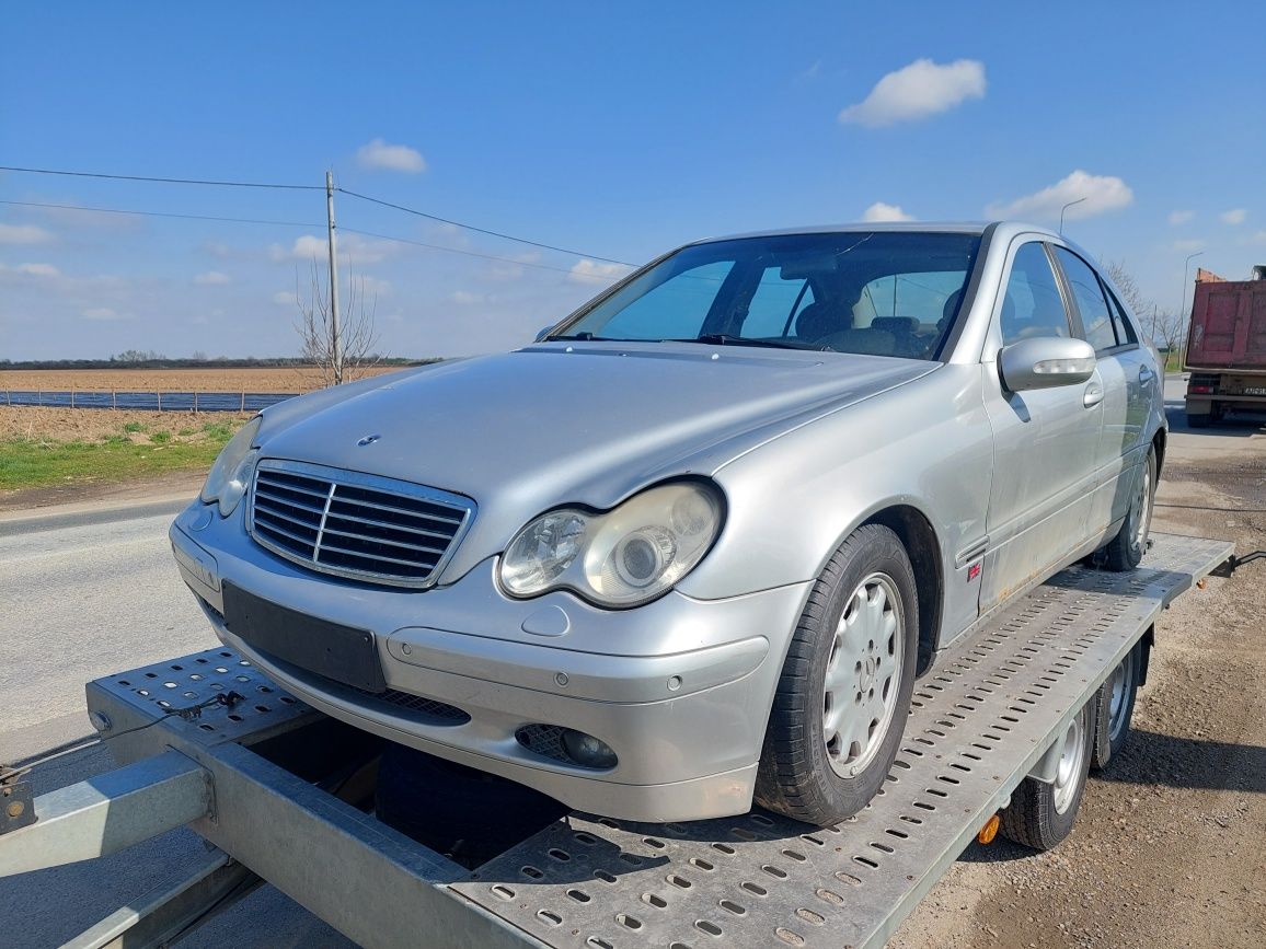 Dezmembrez Mercedes W203 c class 2.2 diesel  143