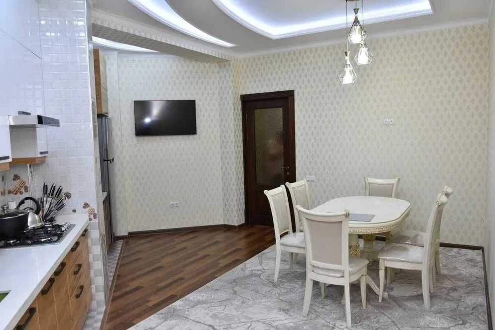 Срочно сдам 3- комнаты 5/9   Метро Гофур Гулом  Ц 15, Абай  838*